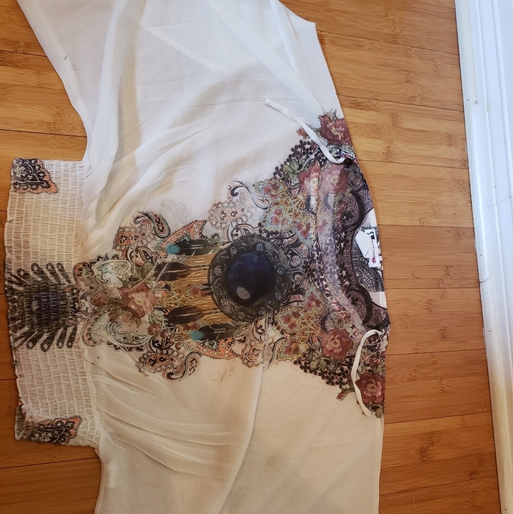 Body Central White Butterfly Arm Top